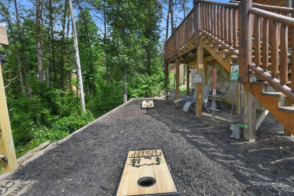 Enchanted Forest Cabin And Teepee! Lights & Laser Show! Private Hot Tub! Unique Stay! Sevierville Extérieur photo