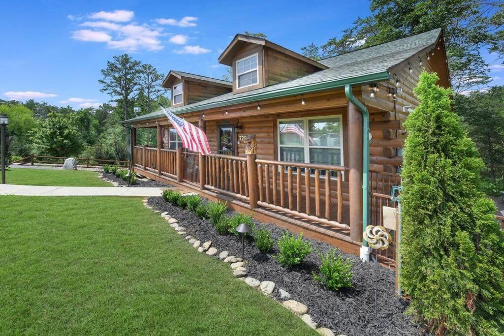 Enchanted Forest Cabin And Teepee! Lights & Laser Show! Private Hot Tub! Unique Stay! Sevierville Extérieur photo