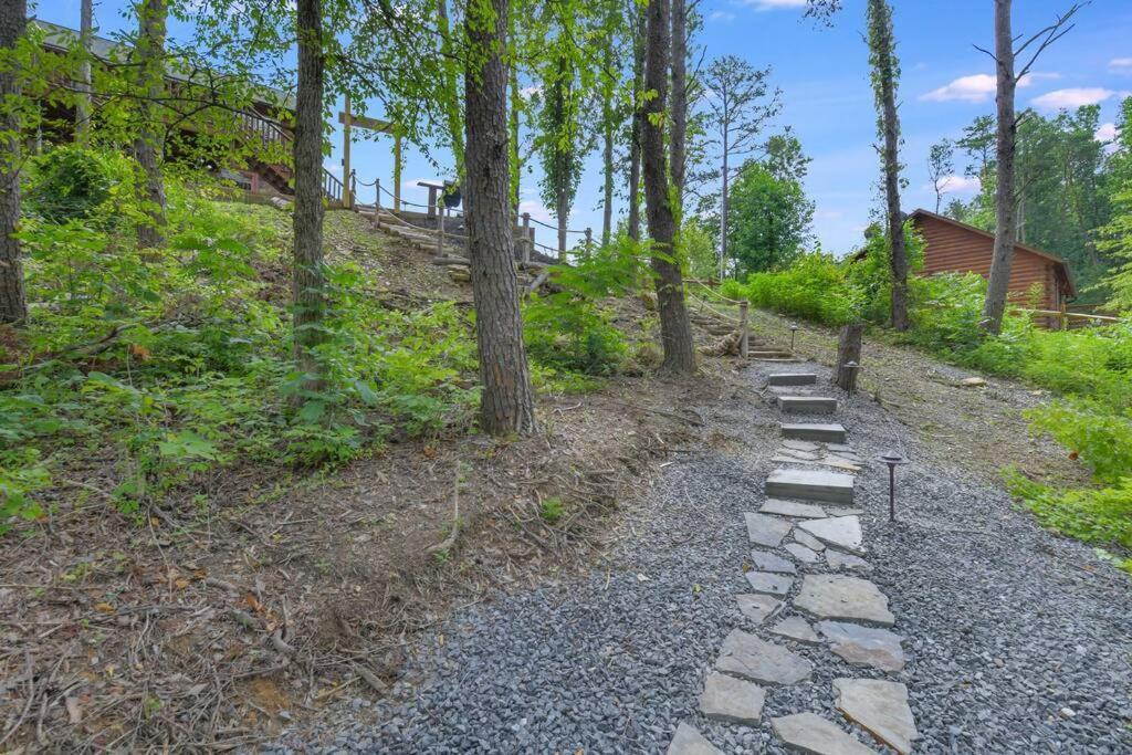 Enchanted Forest Cabin And Teepee! Lights & Laser Show! Private Hot Tub! Unique Stay! Sevierville Extérieur photo