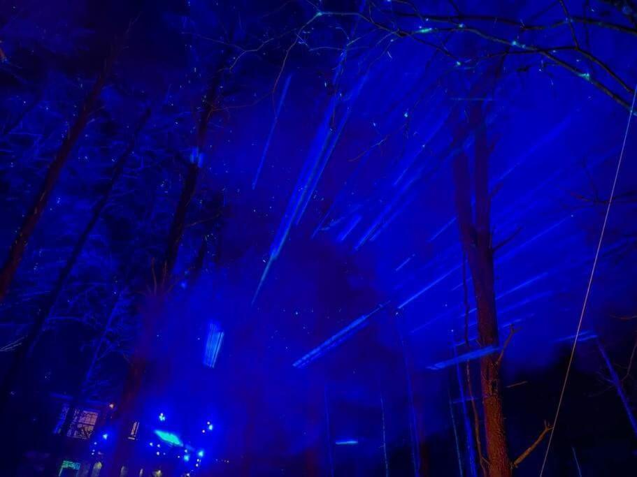 Enchanted Forest Cabin And Teepee! Lights & Laser Show! Private Hot Tub! Unique Stay! Sevierville Extérieur photo