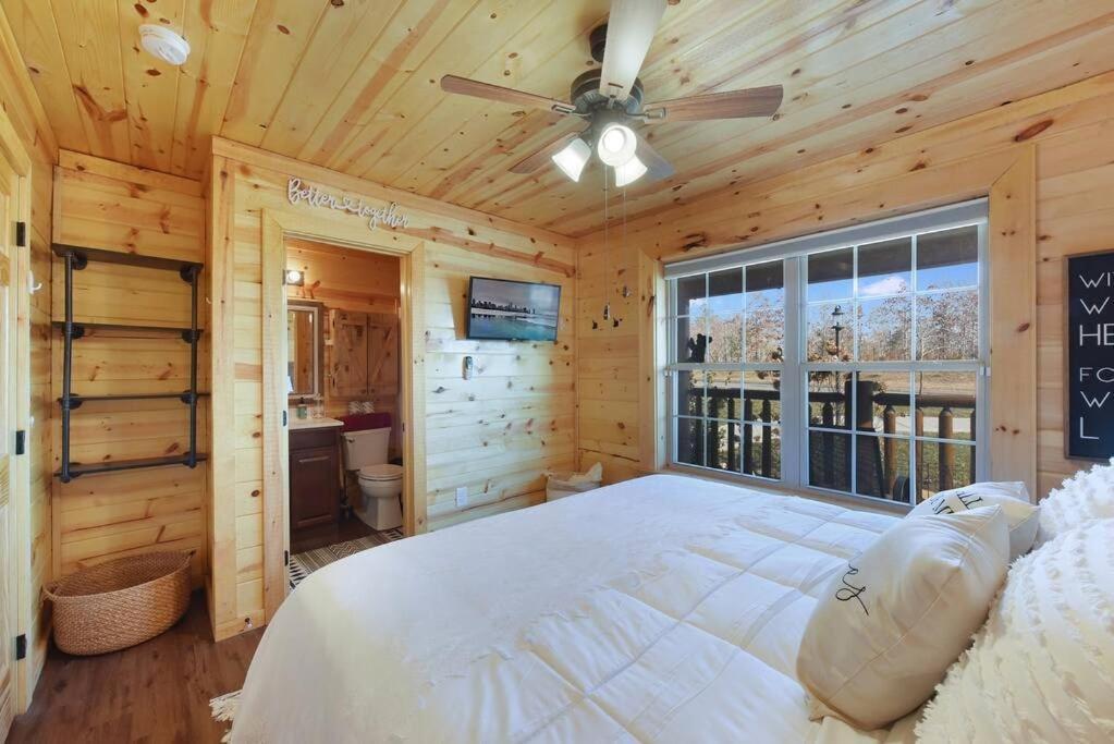 Enchanted Forest Cabin And Teepee! Lights & Laser Show! Private Hot Tub! Unique Stay! Sevierville Extérieur photo