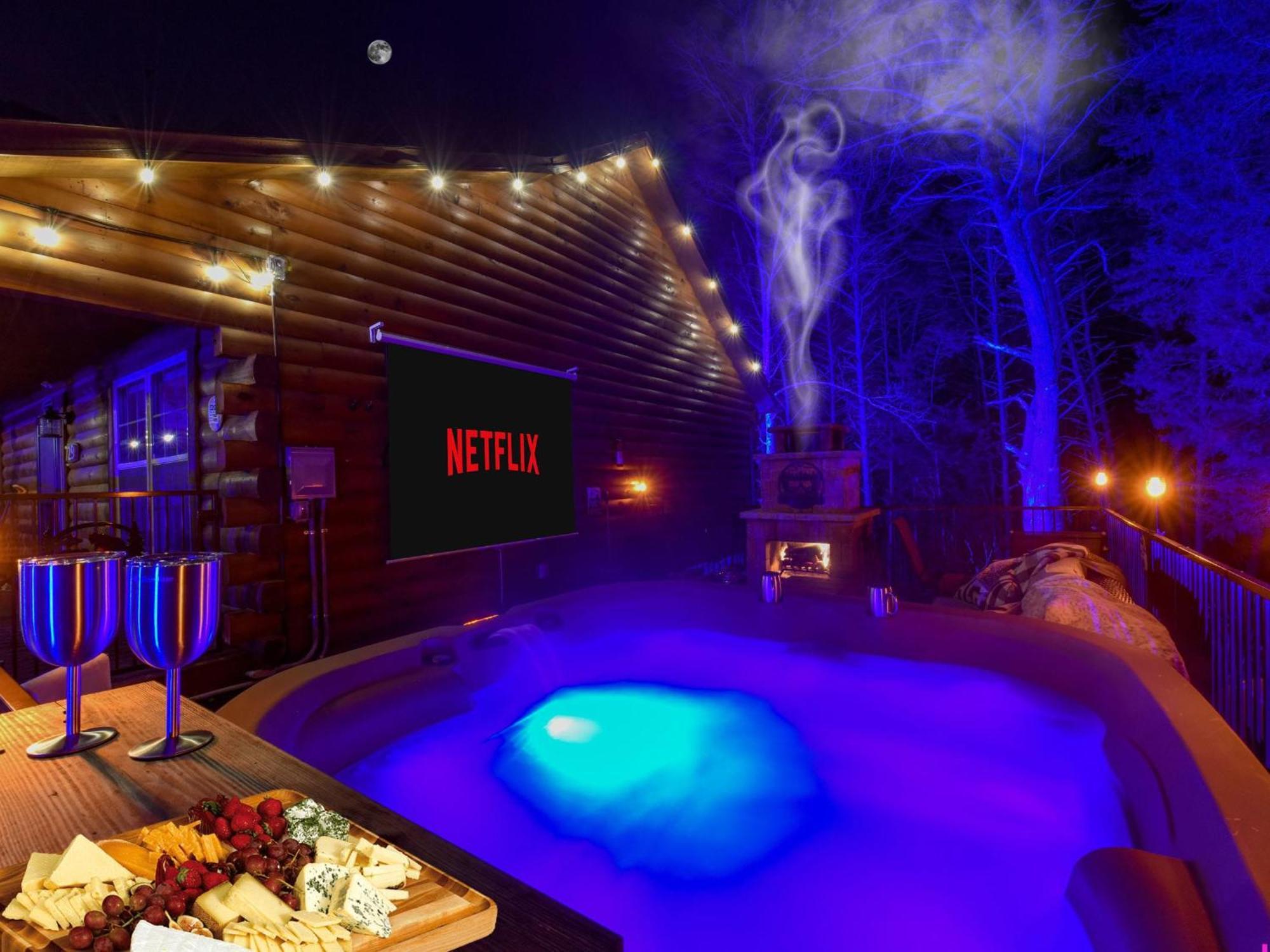 Enchanted Forest Cabin And Teepee! Lights & Laser Show! Private Hot Tub! Unique Stay! Sevierville Extérieur photo
